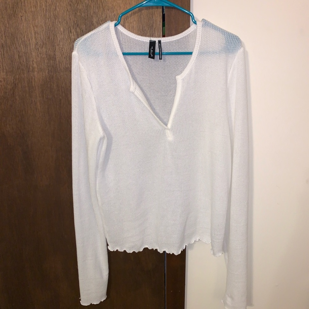 ☁️URBAN OUTFITTERS lettuce edge top☁️